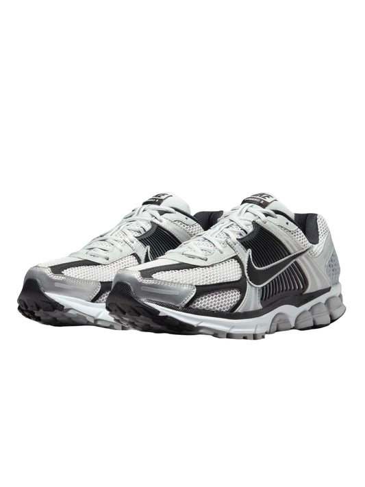 Nike - Zoom Vomero 5 Metallic Silver