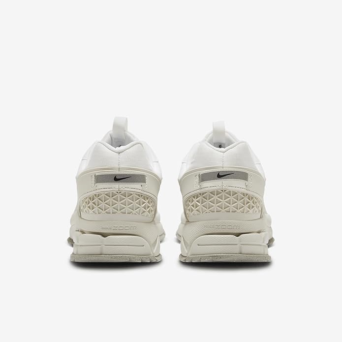 Nike - Zoom Vomero Roam Summit White