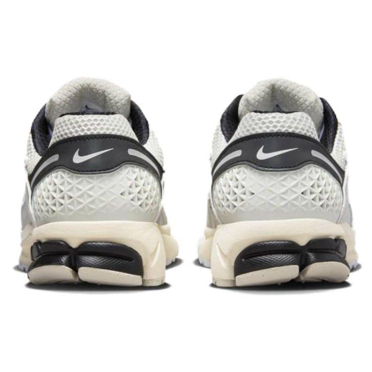 Nike - Air Zoom Vomero 5 Supersonic